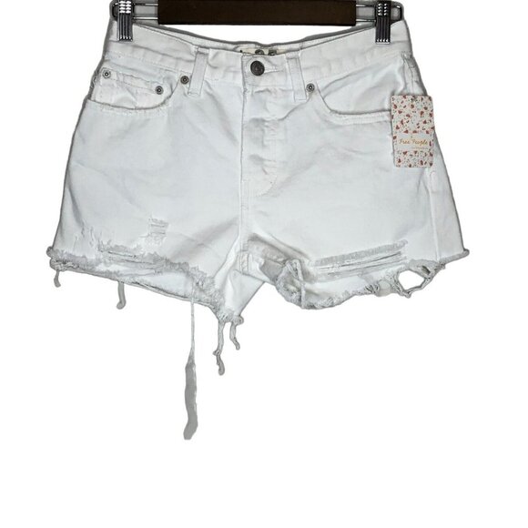 We The Free Free People NWT White Out Button Fly Distressed Raw Hem Shorts Sz 25 - Picture 1 of 9